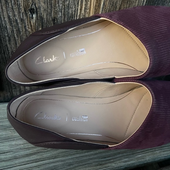 Clarks Pure Tone Burgundy Combo Leather and Suede Flats - Picture 8 of 8